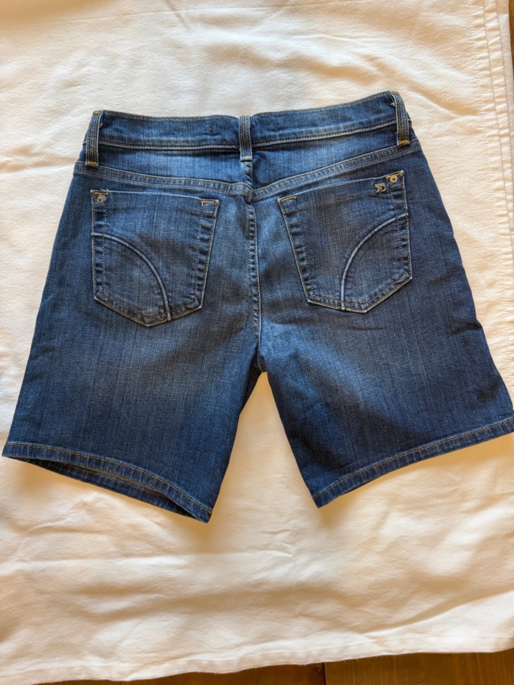 Joe’s Women's Blue Denim Shorts size 26